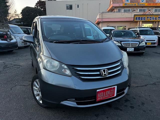 Honda Freed G L Package Power Steering Power Windows Airbags Automatic Air Conditioning Keyless ETC Aftermarket AW Studless Tires Aftermarket CD Deck AUX USB